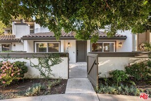 1648 Palisades Dr in Los Angeles, CA - Building Photo