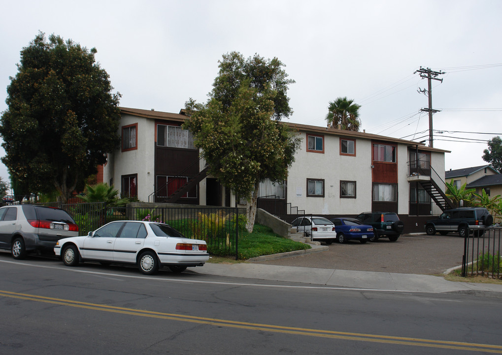 3805 Winona Ave in San Diego, CA - Foto de edificio