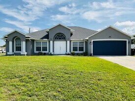 854 SW Paar Dr in Port St. Lucie, FL - Building Photo