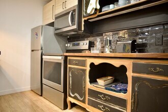 1721 Alexandre-Desève Rue in Montréal, QC - Building Photo - Building Photo