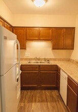 2715 Riverside Dr, Unit B in Dayton, OH - Foto de edificio - Building Photo