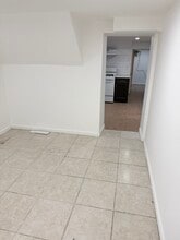 241 241st St, Unit 1 in Jamaica, NY - Foto de edificio - Building Photo