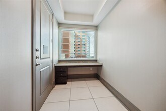 9870 Gaylord Dr in Houston, TX - Building Photo - Building Photo