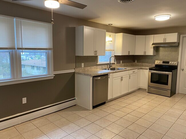 460 Overhill Dr in Chambersburg, PA - Building Photo - Building Photo
