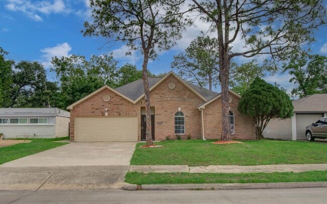 5834 W Airport Blvd in Houston, TX - Building Photo - Building Photo
