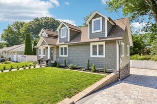 50 Lincoln Pl in Waldwick, NJ - Building Photo