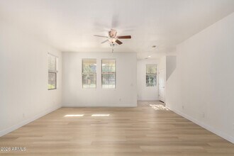 4382 E Selena Dr in Phoenix, AZ - Building Photo - Building Photo