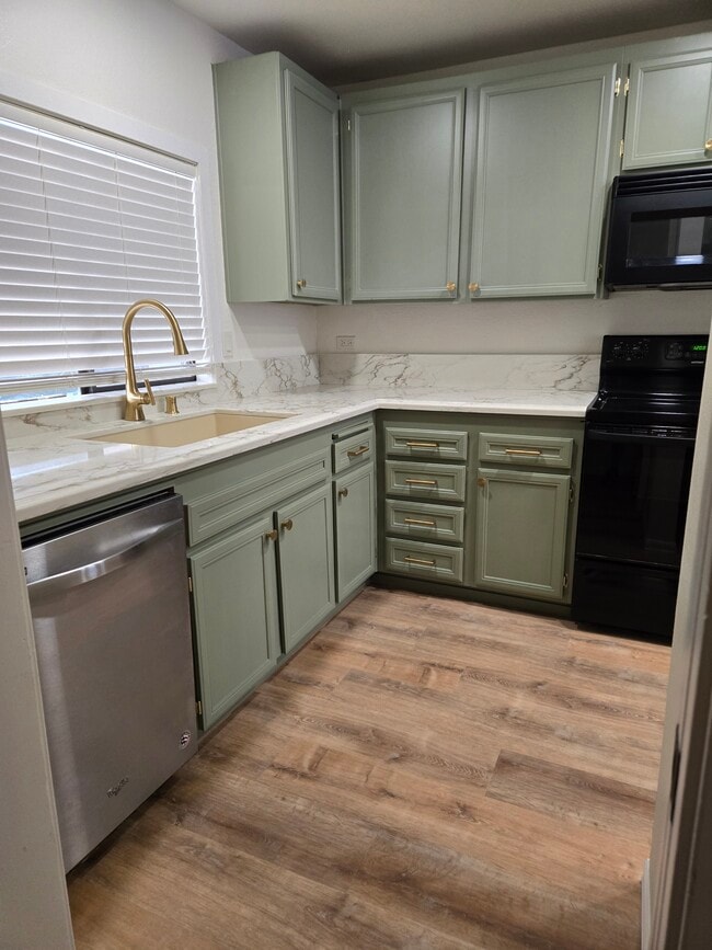 property at 917 Torrance St