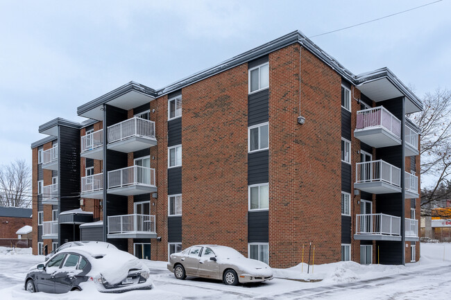 2175 Guillaume-Couture Boul in Lévis, QC - Building Photo - Building Photo