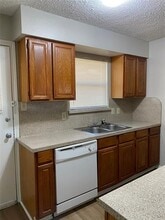 1112 Valley View Dr in Red Oak, TX - Building Photo - Building Photo