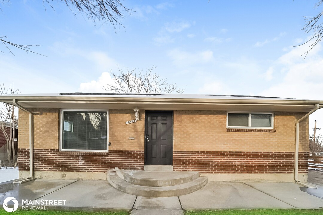 1223 Lipan Dr in Denver, CO - Building Photo