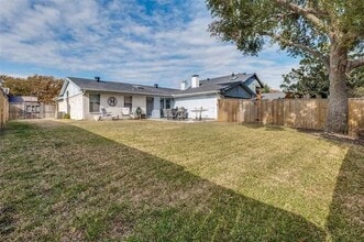 150 Edgewood Dr in Coppell, TX - Foto de edificio - Building Photo