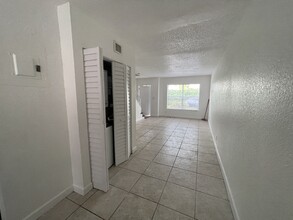 821 NW 46th Ave in Plantation, FL - Building Photo - Building Photo