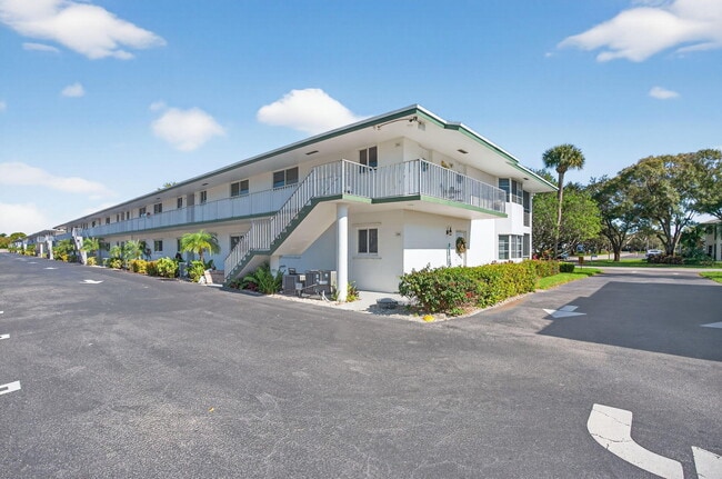 6 Garden St in Jupiter, FL - Building Photo - Building Photo