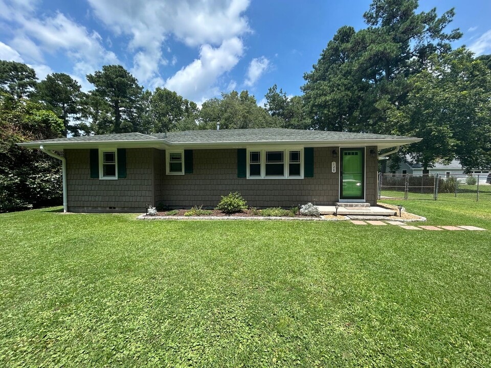 128 Rachel Dr in Elizabeth City, NC - Building Photo