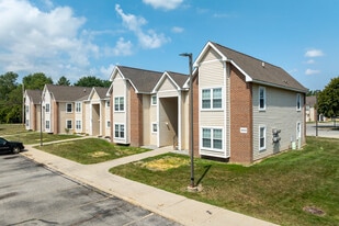 VISTA VILLA APARTMENTS in Saginaw, MI - Building Photo
