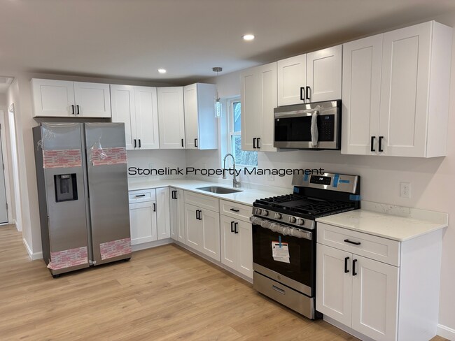 1014 Douglas Ave in Providence, RI - Building Photo - Building Photo