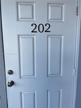 350 75th St in Miami Beach, FL - Building Photo - Building Photo