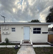 613 NW 15th Ave in Pompano Beach, FL - Building Photo