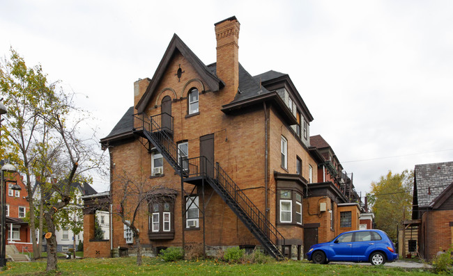 371 S Negley Ave in Pittsburgh, PA - Building Photo - Building Photo