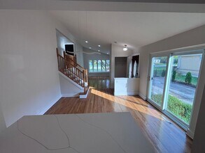 532 Warren Rd in Glenview, IL - Building Photo - Building Photo