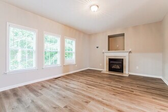 343 Victor Ct in Garner, NC - Foto de edificio - Building Photo