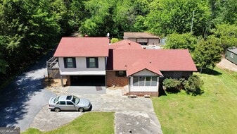 148 Upson St in Lexington, GA - Building Photo