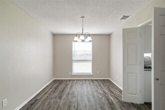 3709 Bond St in Rowlett, TX - Foto de edificio - Building Photo