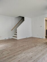 7910 S Muskegon Ave in Chicago, IL - Building Photo - Building Photo