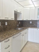 17600 N Bay Rd in Sunny Isles Beach, FL - Building Photo - Building Photo