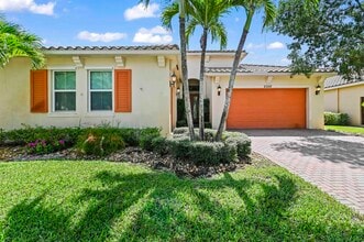 2350 Bellarosa Circle in West Palm Beach, FL - Building Photo - Building Photo