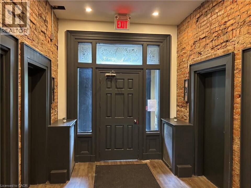 123 MacNab St S in Hamilton, ON - Building Photo