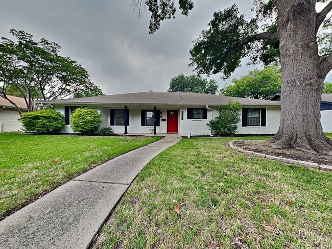 property at 3171 Timberview Rd