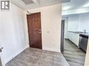 108 Garment St in Kitchener, ON - Building Photo - Building Photo