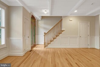 229 Locust St SE in Vienna, VA - Building Photo - Building Photo