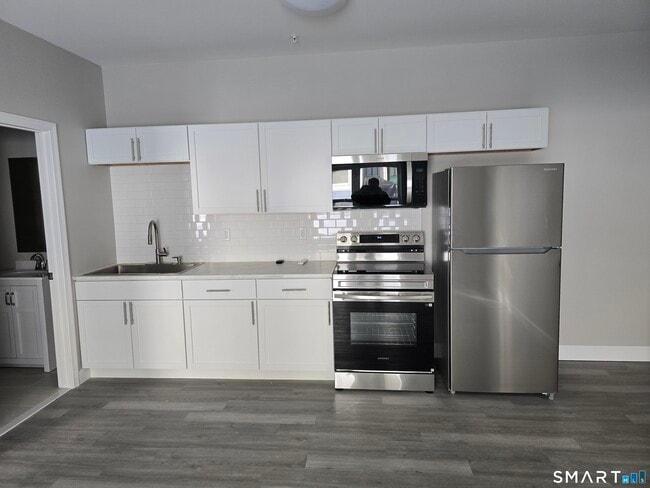 775 Main St in Torrington, CT - Foto de edificio - Building Photo