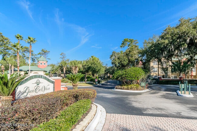 180 Veracruz Dr in Palm Valley, FL - Building Photo - Building Photo