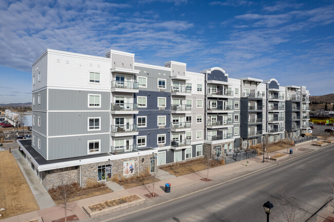 Grand Avenue Village in Cochrane, AB - Building Photo - Building Photo