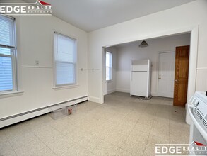 40 Brackett St, Unit 2 in Boston, MA - Building Photo - Building Photo