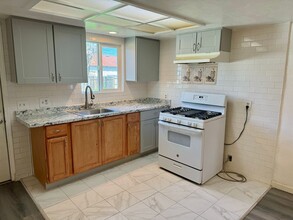 877 Joyce Ave in Merced, CA - Building Photo - Building Photo