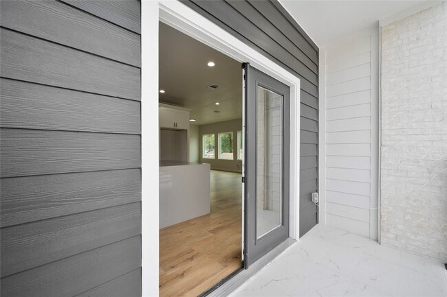 property at 7220 S Hall St