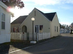 Westfield Mobile Home Park in Santa Rosa, CA - Building Photo - Building Photo