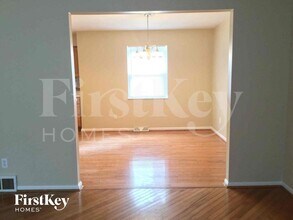 1716 Eastwind Ct in Cincinnati, OH - Building Photo - Building Photo