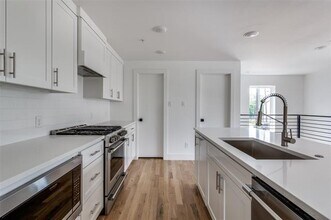 1612 Grigsby Ave in Dallas, TX - Building Photo - Building Photo