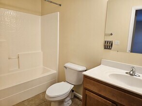 135 S Comanche Cluster in Virginia Beach, VA - Foto de edificio - Building Photo