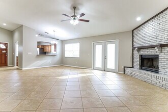 11214 Elmfield Dr in Tampa, FL - Foto de edificio - Building Photo