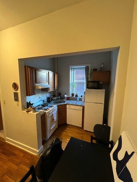 1169 Commonwealth Ave, Unit 4 in Boston, MA - Building Photo - Building Photo