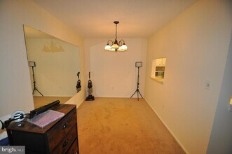 13 Voscek Ct in Trenton, NJ - Building Photo - Building Photo