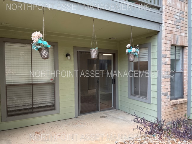property at 4500 E Oltorf St