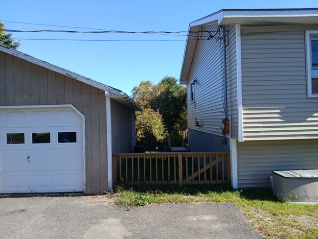 187 Oakland Rd in Belgrade, ME - Building Photo - Building Photo